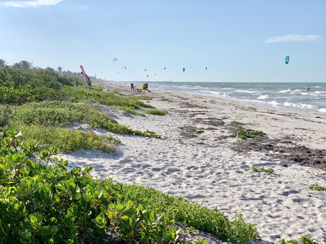 Tropikal-Kite-School-El-Cuyo-Endless-Beach-min